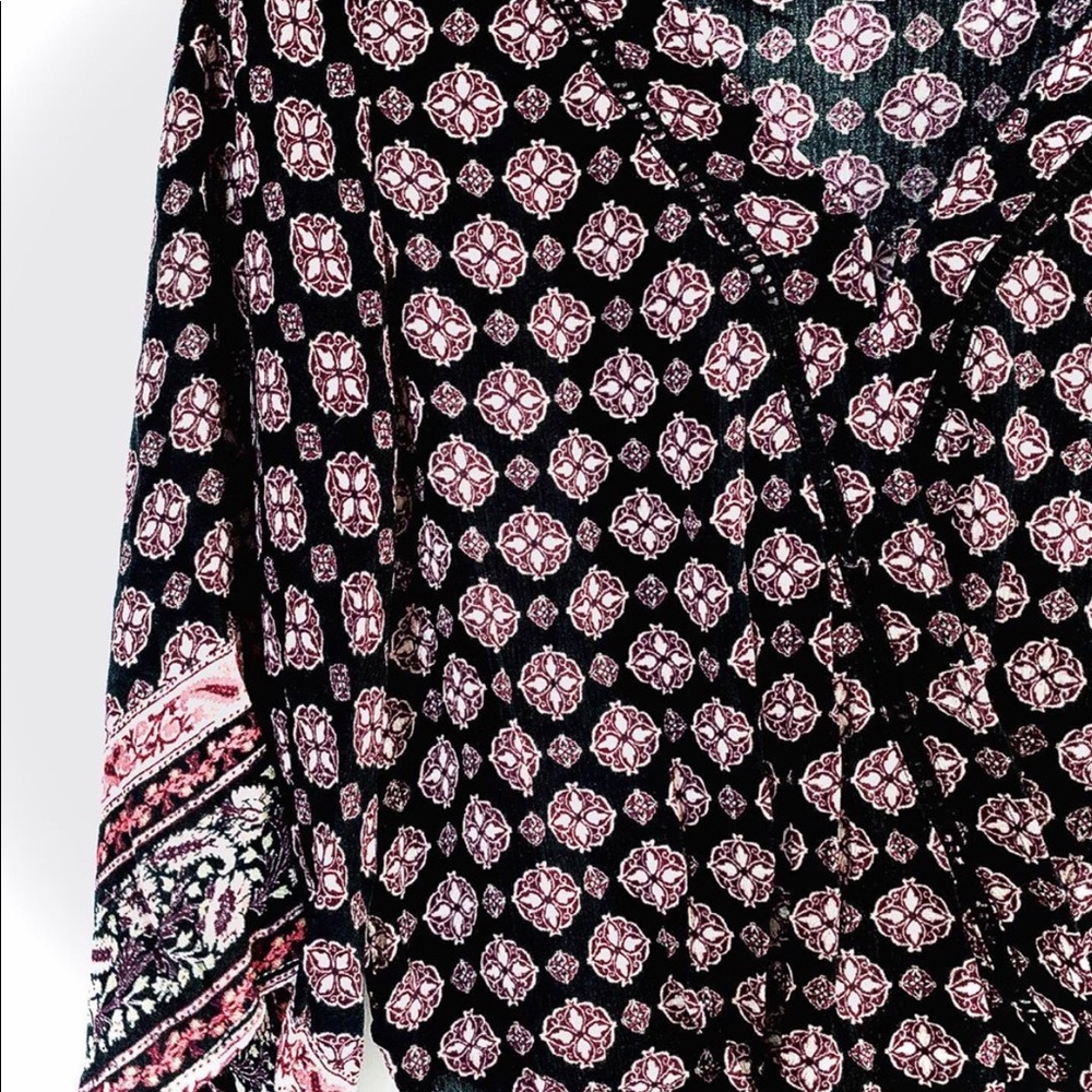 Patterned Blouse - Picture 2 of 2